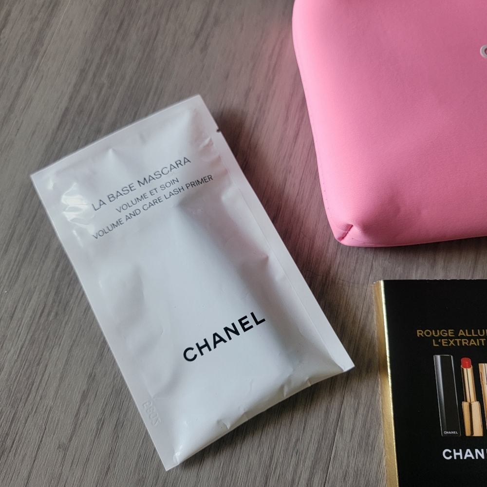 SALE🎉 4pcs NWOT Chanel Pink Cosmetic Pouch - Picture 4 of 10